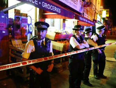 Λονδίνο: «Είναι απίστευτο...» δηλώνει σοκαρισμένη η οικογένεια του δράστη που χτύπησε μουσουλμάνους (φωτό-βίντεο)